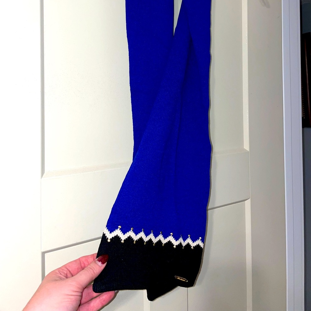 St. John knit scarf. Mint condition.